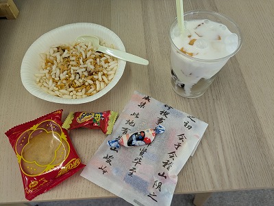 7月20日OPC世界のお菓子.jpg
